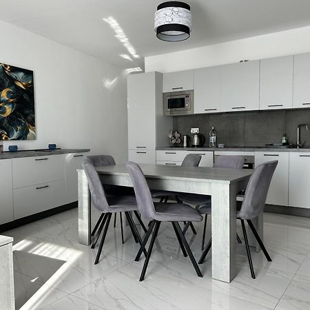 Exceptional 3-Bedroom Apartment, Sliema - Tigne Point! Экстерьер фото