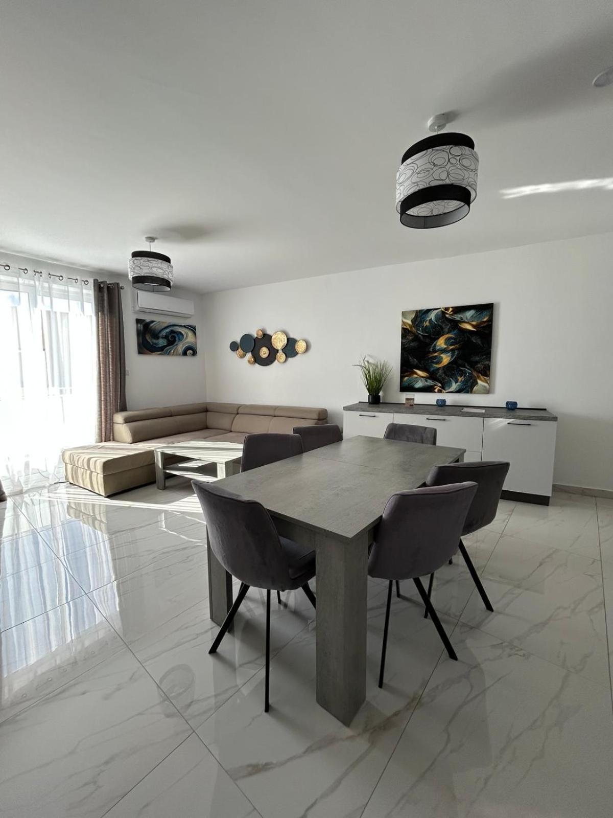 Exceptional 3-Bedroom Apartment, Sliema - Tigne Point! Экстерьер фото